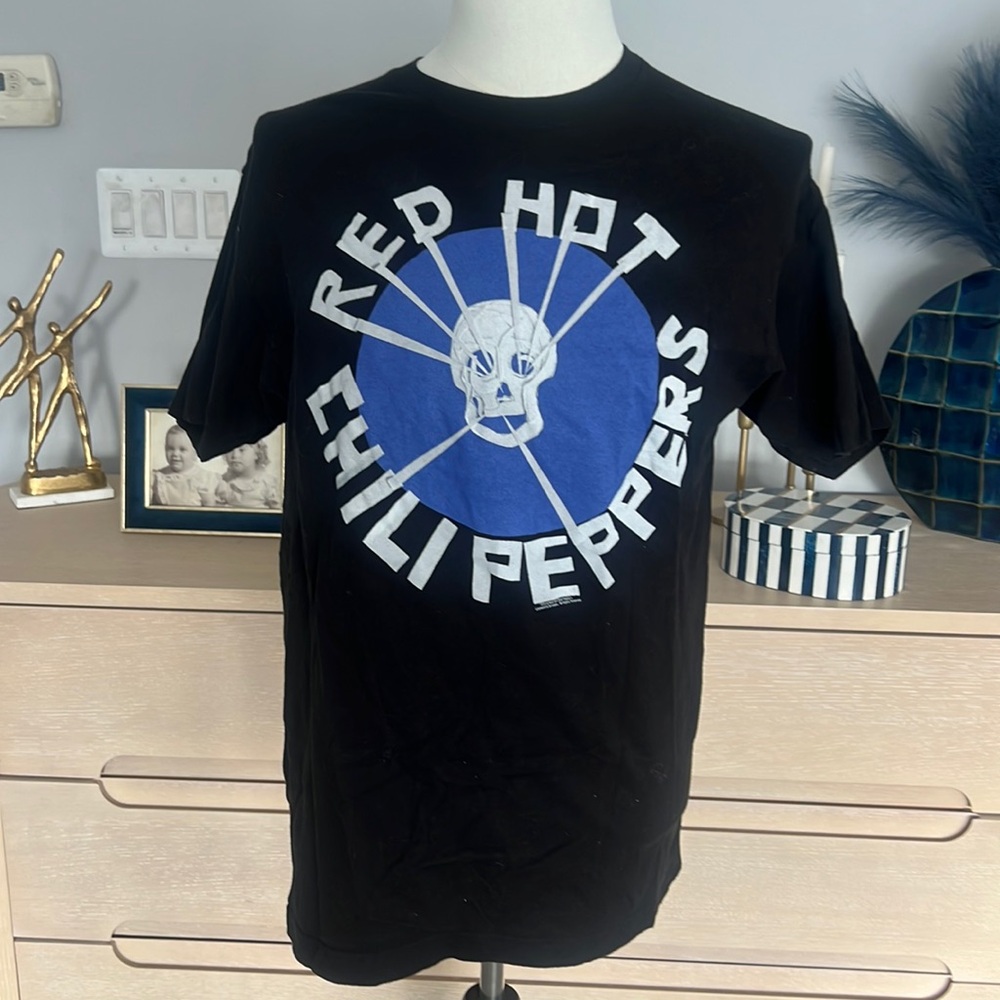 Red Hot Chili Peppers Tee size L